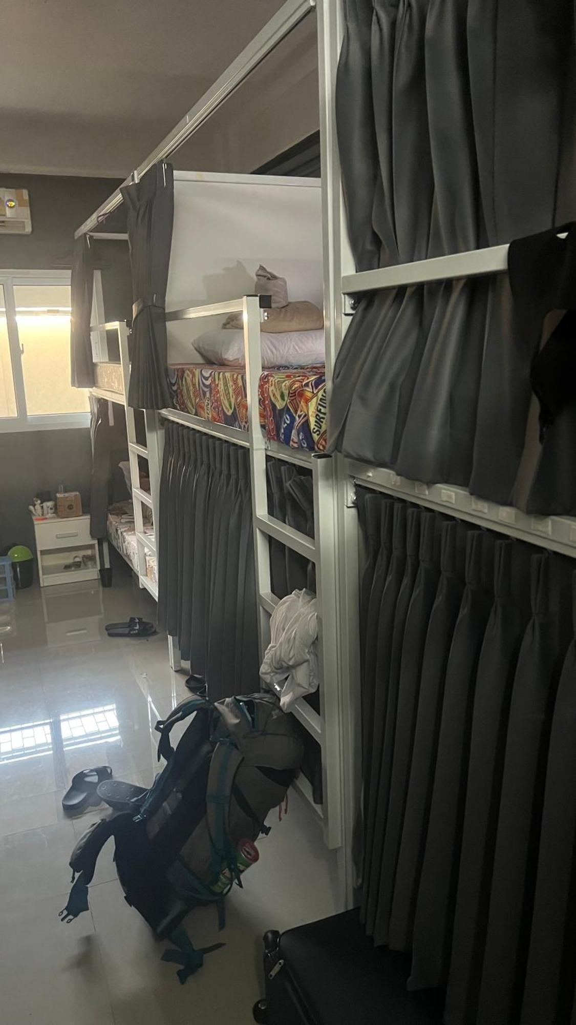 W District Guesthouse กรุงเทพมหานคร ภายนอก รูปภาพ