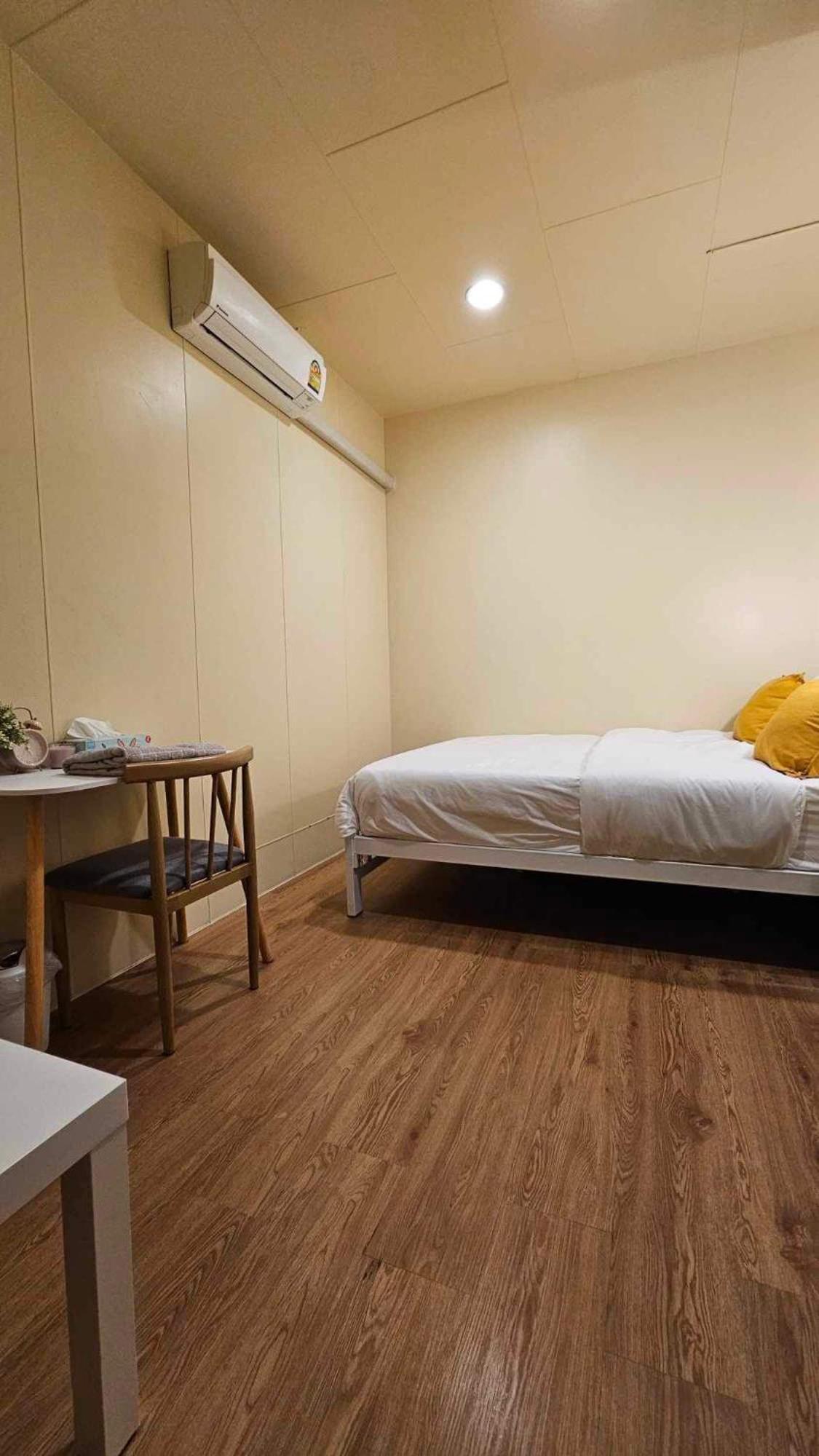 W District Guesthouse กรุงเทพมหานคร ภายนอก รูปภาพ