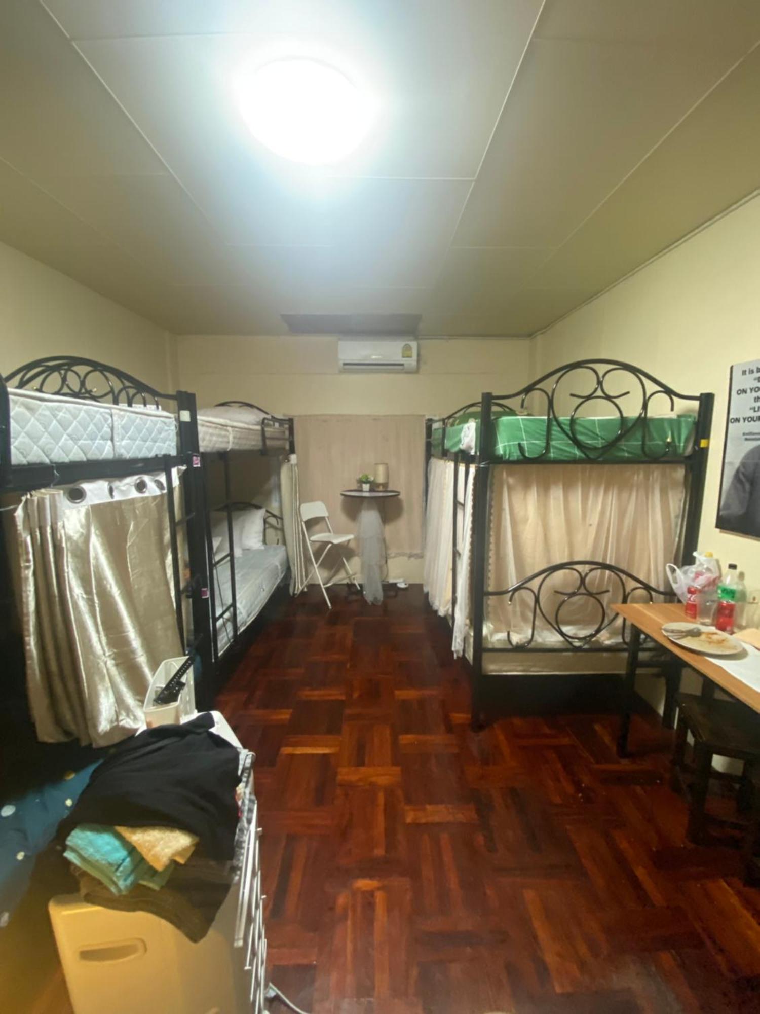 W District Guesthouse กรุงเทพมหานคร ภายนอก รูปภาพ